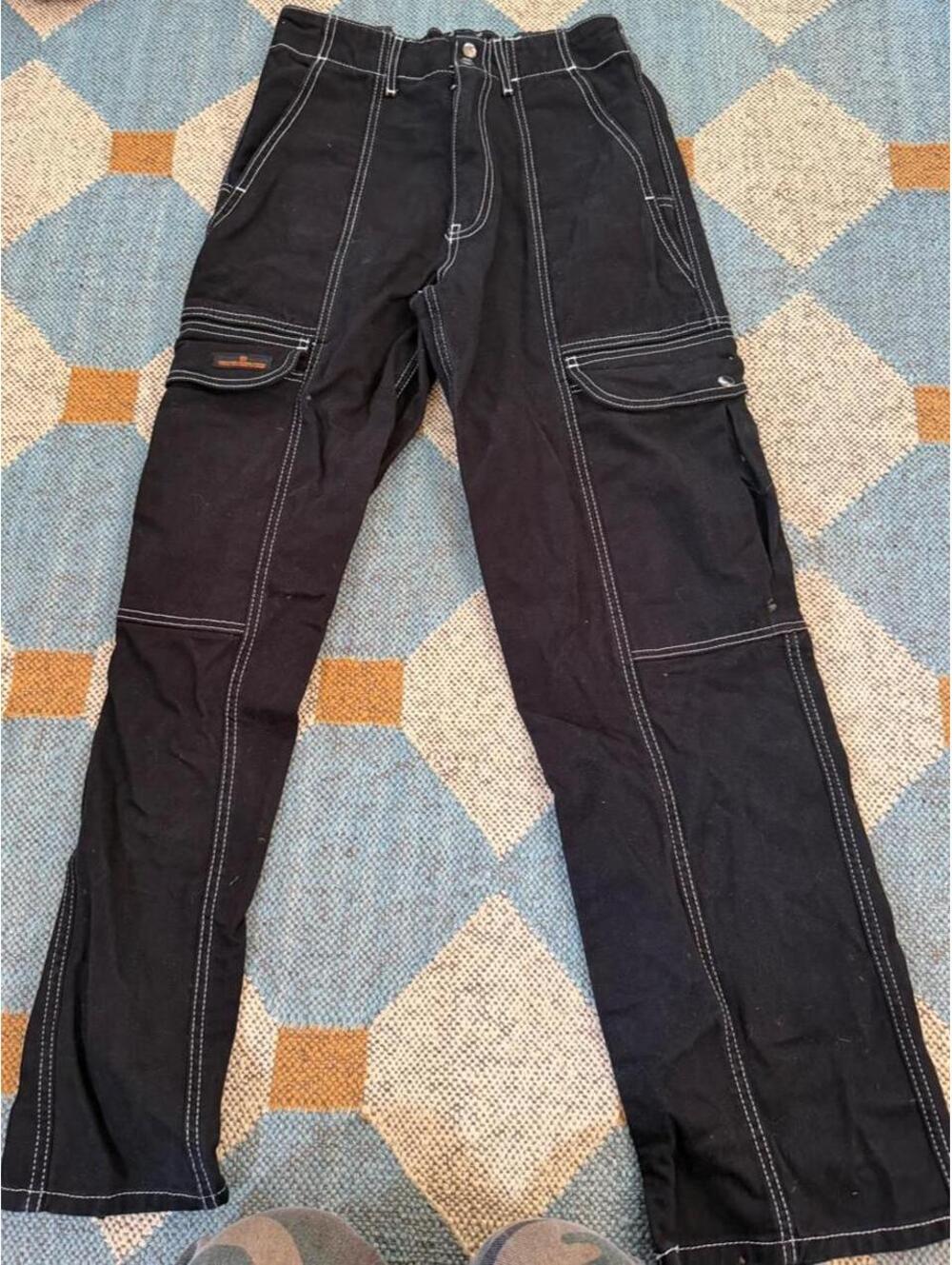 BDG Urban Outfitters Black denim cargo jeans with white stitching, size 26